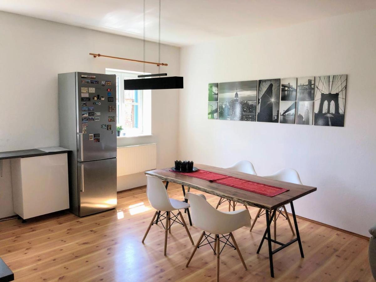 Ferienwohnungen Und Appartements Im Idyllischen Vierkanthof, Gruppenurlaube ลอยแพร์ดอร์ฟ เบ เฟิร์สเทนเฟลด์ ภายนอก รูปภาพ