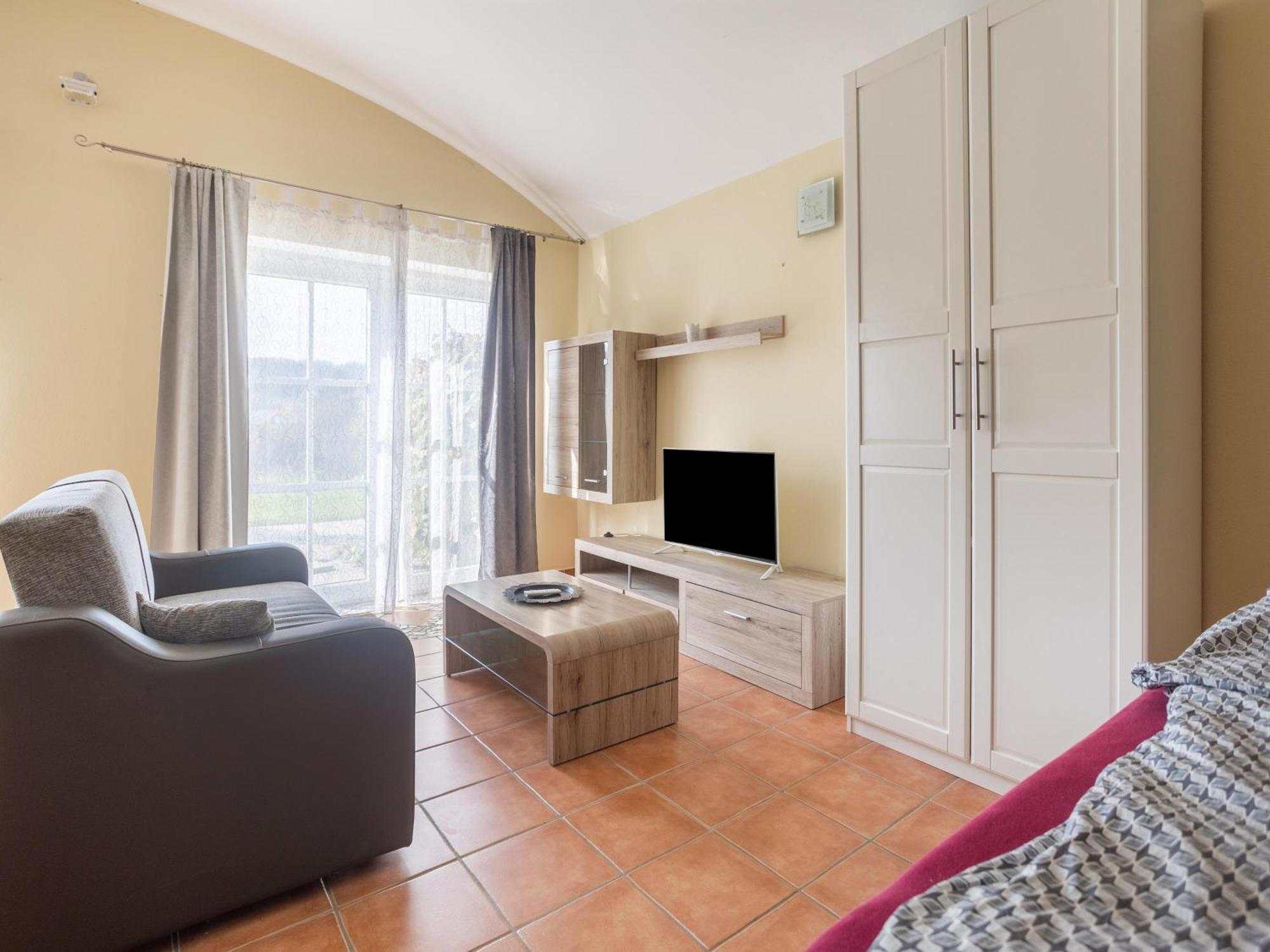 Ferienwohnungen Und Appartements Im Idyllischen Vierkanthof, Gruppenurlaube ลอยแพร์ดอร์ฟ เบ เฟิร์สเทนเฟลด์ ภายนอก รูปภาพ
